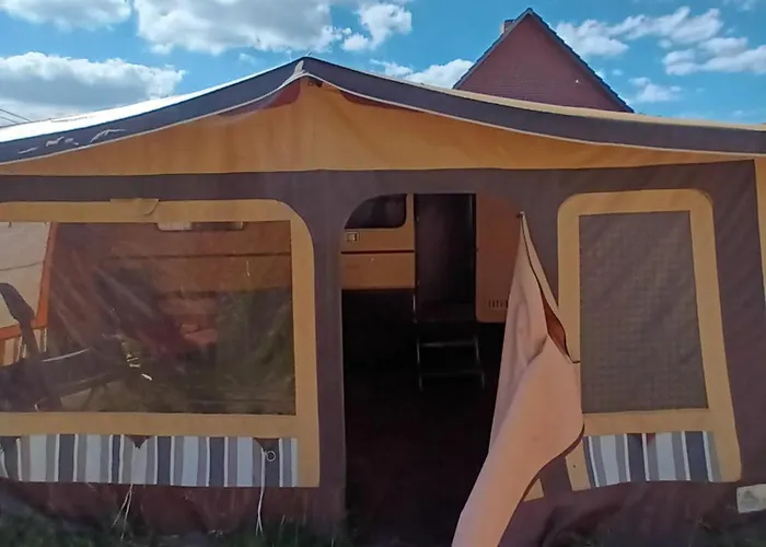 Schlafplatz Fuer Radfahrer Und Wanderer 营地