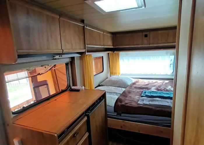 Schlafplatz Fuer Radfahrer Und Wanderer 营地